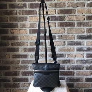 Louis Vuitton Damier Crossbody💯 AUTHENTIC